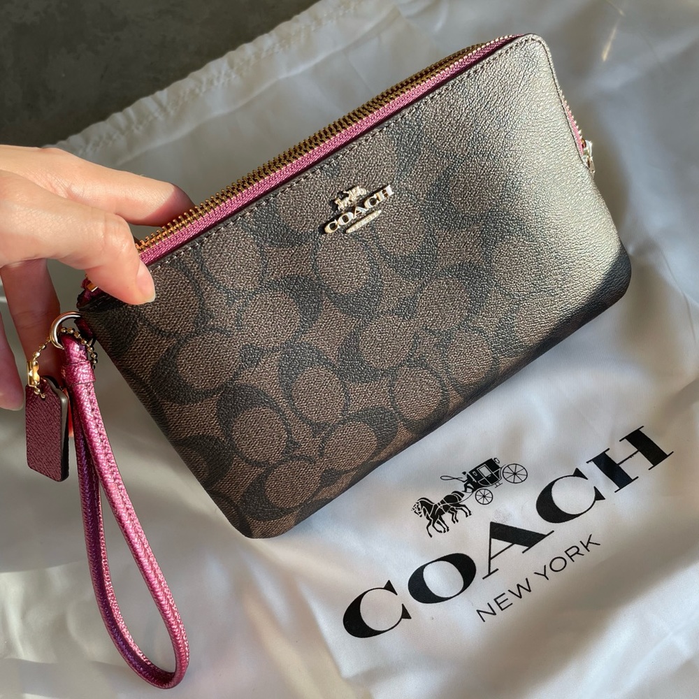 New w/o tags! Coach Double Zip Wallet in signature canvas & leather